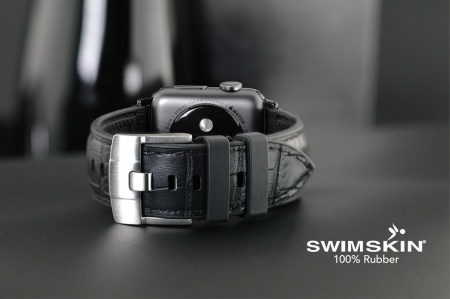 Каучуковый ремешок для Apple Watch 42 мм. (Черные коннекторы). Цвет: SwimSkin® Alligator: Jet Black Alligator