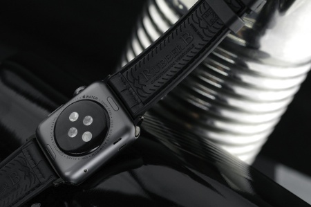 Каучуковый ремешок для Apple Watch 44 мм. (Серебряные коннекторы). Цвет: SwimSkin® Alligator: Jet Black Alligator