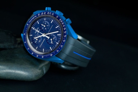 Каучуковый ремешок для Speedmaster MoonSwatch. Цвет: Vulchromatic: Jet Black / Pacific Blue